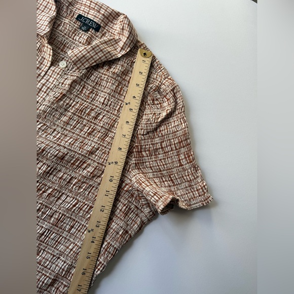 J. Crew Woman’s Tan Textured Button Down Shirt 🍂 - Picture 7 of 9